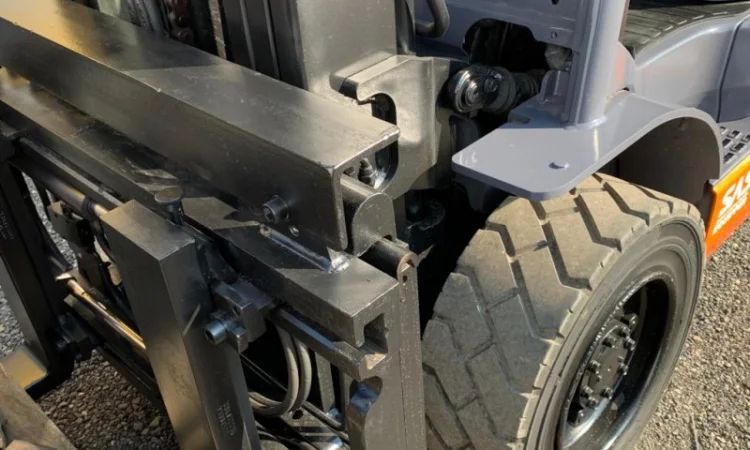 Вилочный погрузчик Toyota 3т., 2015 года с весами, вагонник - фото № 4