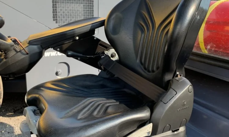 Вилочный погрузчик Toyota 3т., 2015 года с весами, вагонник - фото № 15