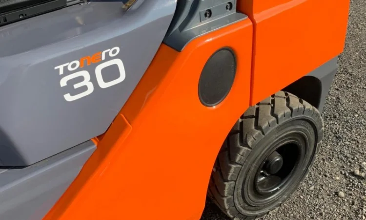 Вилочный погрузчик Toyota 3т., 2015 года с весами, вагонник - фото № 14