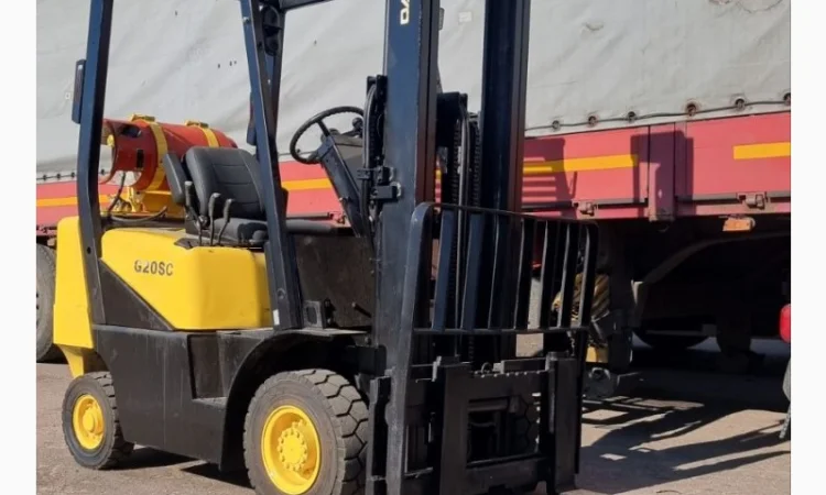 Вилочный погрузчик 2т. Daewoo вагонник в наличии газ - фото № 1