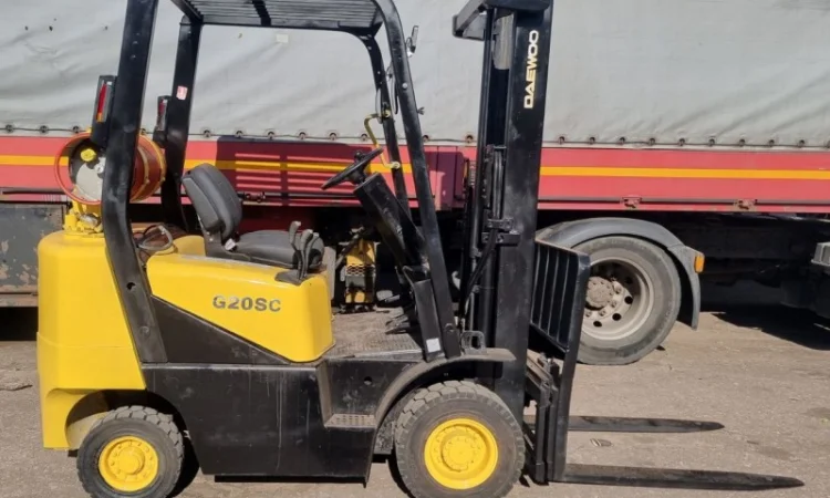 Вилочный погрузчик 2т. Daewoo вагонник в наличии газ - фото № 2