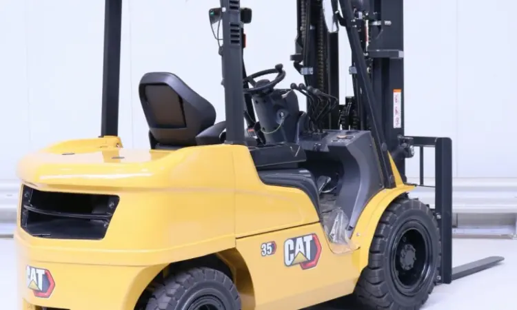 Новый дизельный погрузчик Caterpillar DP35 2022 года 1 моточас - фото № 1