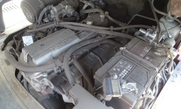 Вилочный погрузчик газовый Toyota 02-7FG35 (Япония) 4т. кабина - фото № 3