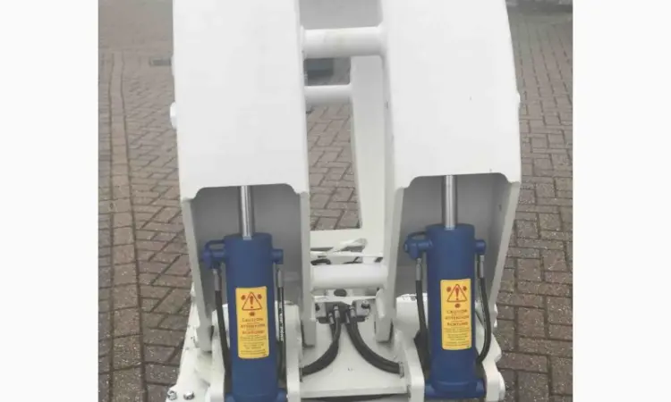 Захват для рулонов Cascade 45F-RCF-A607 1600 мм раскрытия - фото № 2