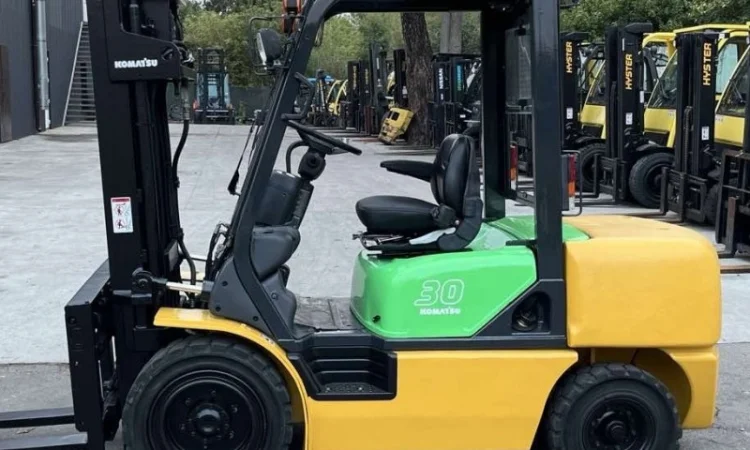 Вилковий дизельний навантажувач кара 3т. Komatsu FD30 вагоннік - фото № 4