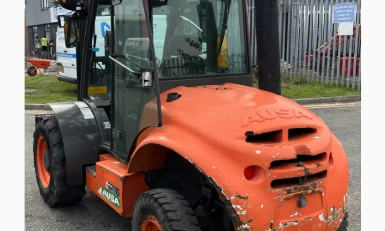 Трактор дизельний навантажувач підвищеної прохідності кара Ausa C250H 2017 - фото № 5