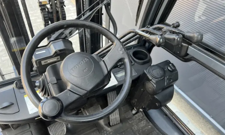 Вилочный погрузчик кара бу 1.5т. Toyota 02-8FGF15 2018 года 1784 мч - фото № 7