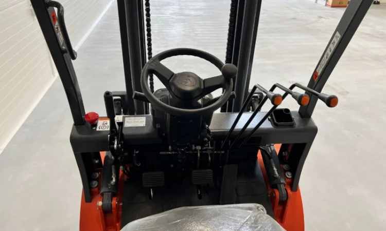 Новый дизельный погрузчик 2.5т. Goodsense FD25B-X3, 2500кг, 4 метра подъем - фото № 4