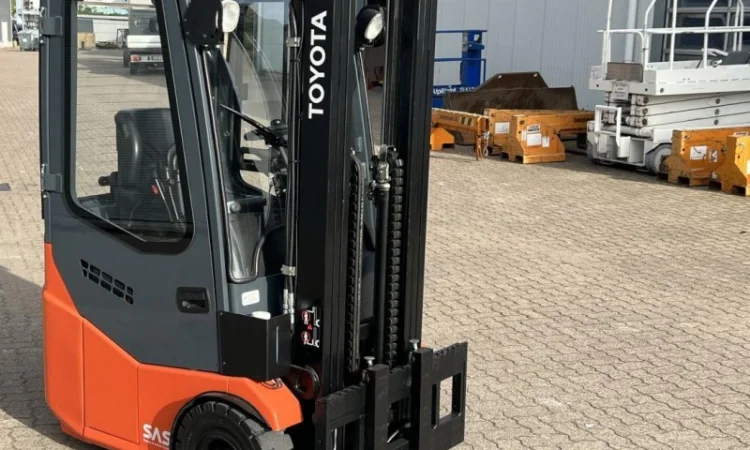 Электропогрузчик Toyota 7FBEST10 1680мч с новой АКБ 2023 года - фото № 1