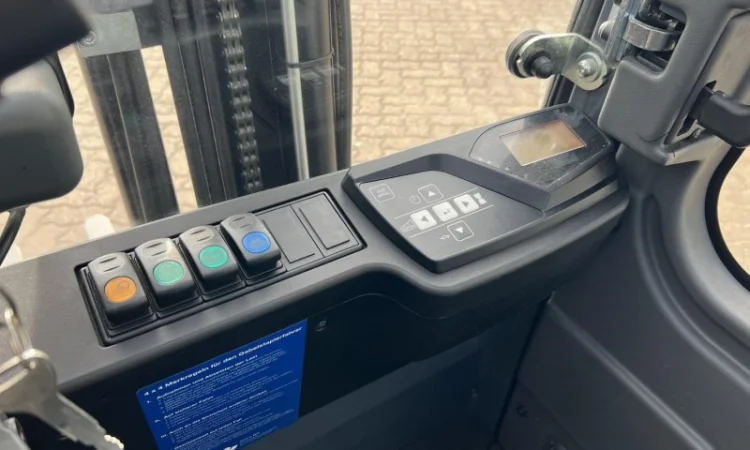 Электропогрузчик Toyota 7FBEST10 1680мч с новой АКБ 2023 года - фото № 9