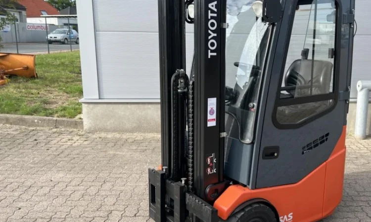 Электропогрузчик Toyota 7FBEST10 1680мч с новой АКБ 2023 года - фото № 2