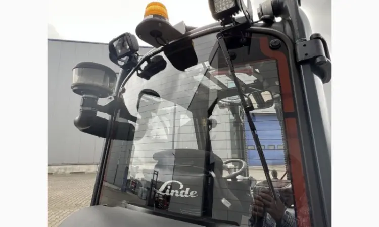 Вилочный погрузчик Linde H18T-02 2019 года кабина - фото № 2