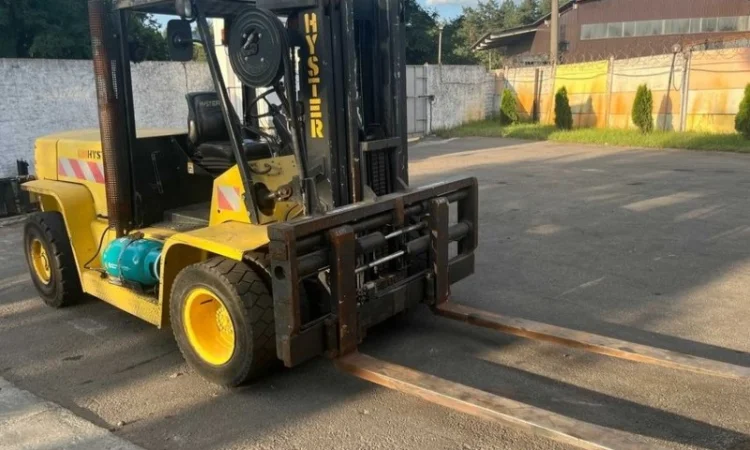 Вилочный погрузчик бу 6т. Hyster 4650 мм подъем 2200 мм габарит - фото № 1