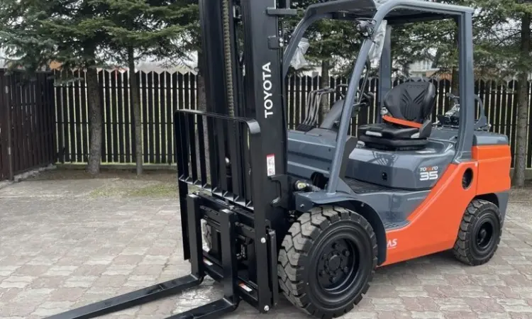 Новый погрузчик кара 3.5т. газ/бензин Toyota 02-8FGJF35 2023 год - фото № 1