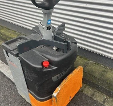 Самоходная электрическая тележка рокла с подножкой и поручнями Still 2т. 2020 года - фото № 4