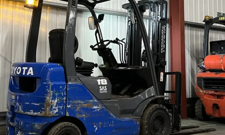 Вилковий навантажувач Toyota 02-8FDF18 дизель 2014 року 3000 мотогодин - фото № 6