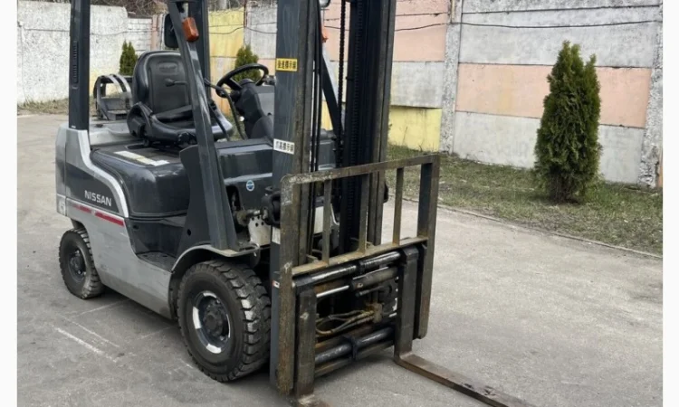 Вилочный погрузчик бу 1.5т. Nissan 2008 року, газ/бензин - фото № 1