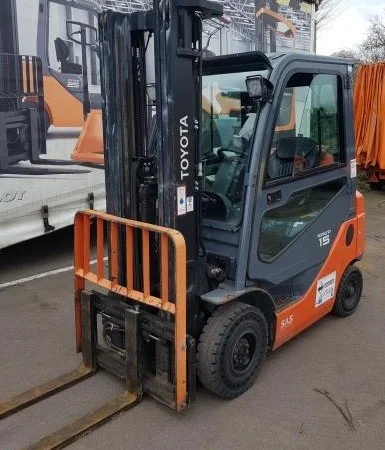 Навантажувач газовий вилковий бу 1.5т. Toyota 8FGF15 2017 року 5 метрів підйом - фото № 1