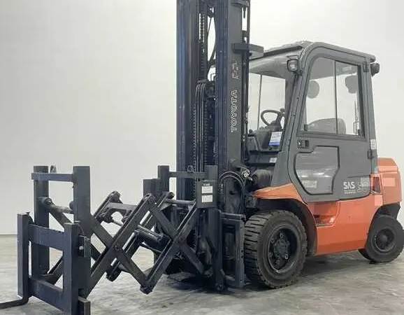 Вилочный погрузчик кара 3т. Дизель Toyota 62-7FGF30 с пантографом - фото № 1