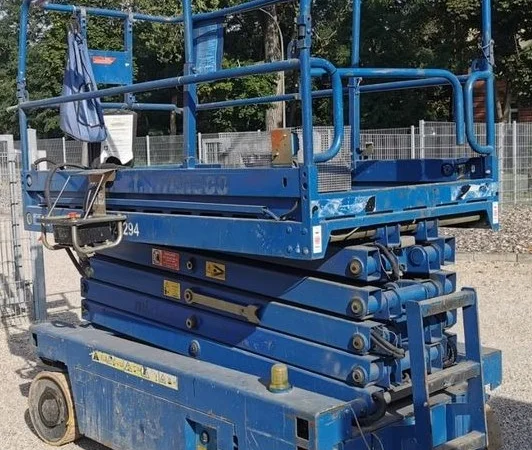 Ножичний підйомник Iteco IT 10122 2007 року 12 метрів робоча висота - фото № 1