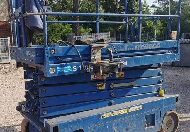 Ножичний підйомник Iteco IT 10122 2007 року 12 метрів робоча висота - фото № 2