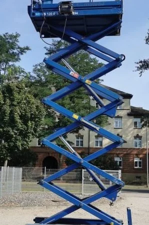 Ножичний підйомник Iteco IT 10122 2007 року 12 метрів робоча висота - фото № 5