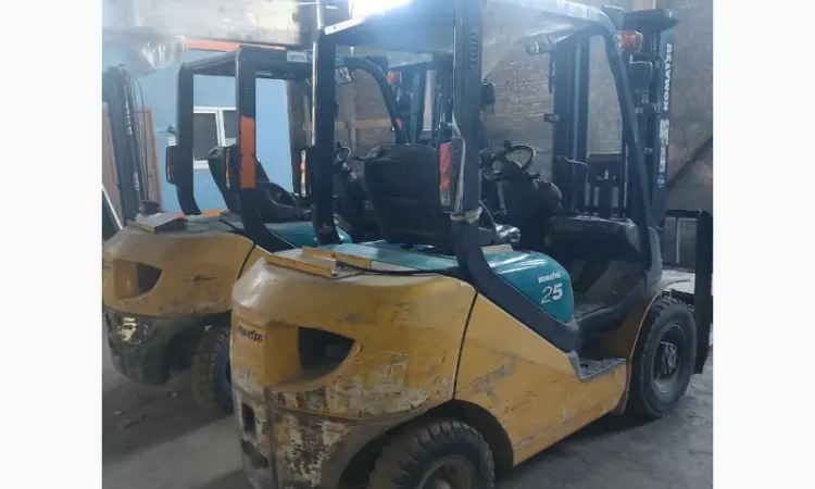 Вилочный погрузчик Komatsu FG25 вагонник 1601 мч в наличии бензин - фото № 2