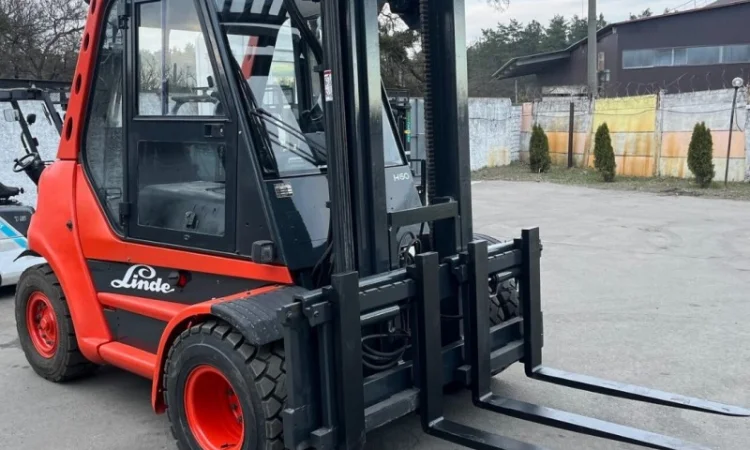 Дизельный погрузчик вилочный бу 6т. Linde H60D-03 4 метра подъем - фото № 1