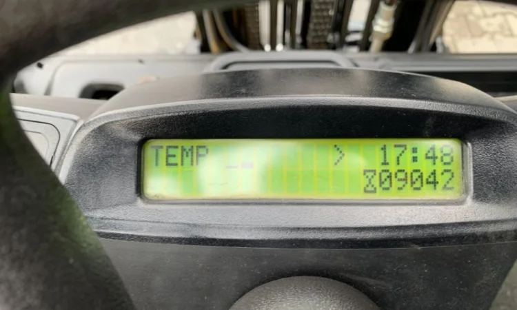 Вилочный погрузчик Yale GLP16VX 2018 года вагонник 2025 мм габарит - фото № 4