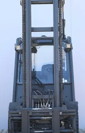 Дизельный погрузчик Linde H40D 2015 года кабина - фото № 2