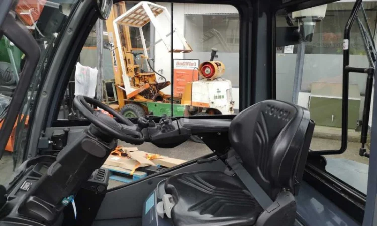 Дизельний навантажувач 3т. Toyota 02-8FDF30 2019р. 1955мг 6м. підйом - фото № 6