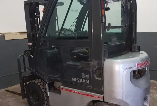 Дизельный погрузчик 1.8т. Nissan 2009 года кабина триплекс - фото № 1