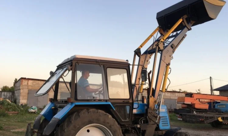 Быстросъёмный фронтальный погрузчик на МТЗ, ЮМЗ, Т-40 и другие - фото № 4