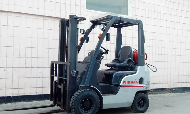 Вилочный погрузчик бу NISSAN P1F1A15D, газ/бензин, 2008г - фото № 1