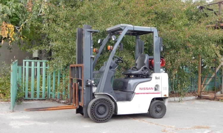 Вилочный погрузчик бу NISSAN 1F1A15 - фото № 1
