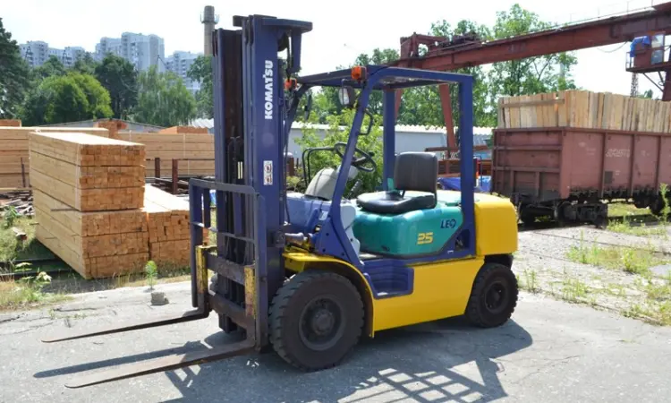 Вилочный погрузчик б/у KOMATSU FG25LC-12 - фото № 1