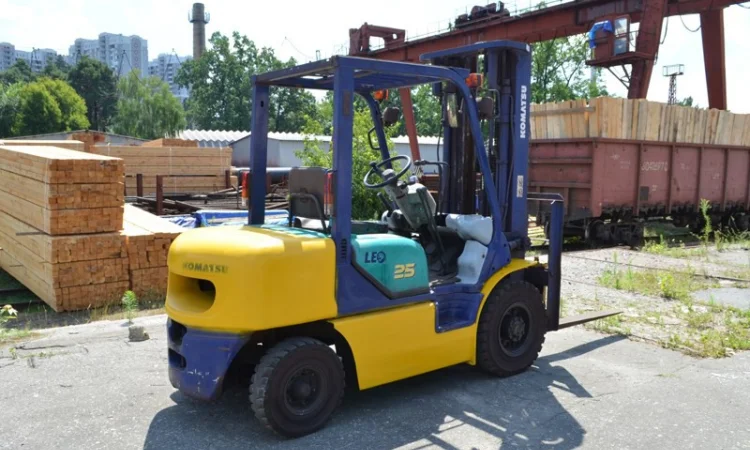 Вилочный погрузчик б/у KOMATSU FG25LC-12 - фото № 2