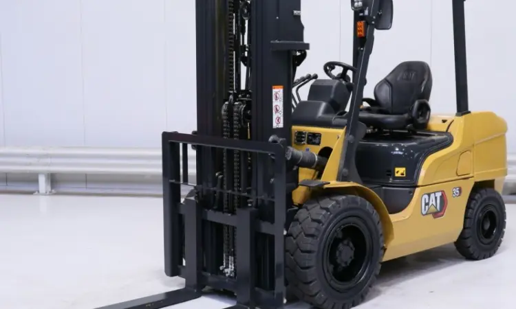 Дизельний навантажувач 3.5т. НОВИЙ кара Caterpillar DP35NT вагонник - фото № 1