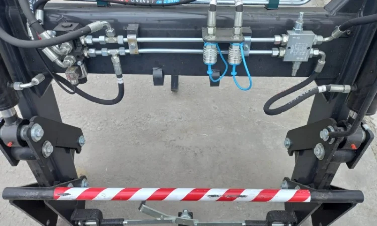 Навантажувач фронтальний Metal-Fach T229/2 - фото № 10