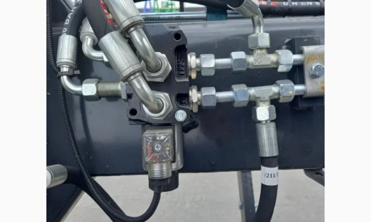 Навантажувач фронтальний Metal-Fach T229/2 - фото № 5