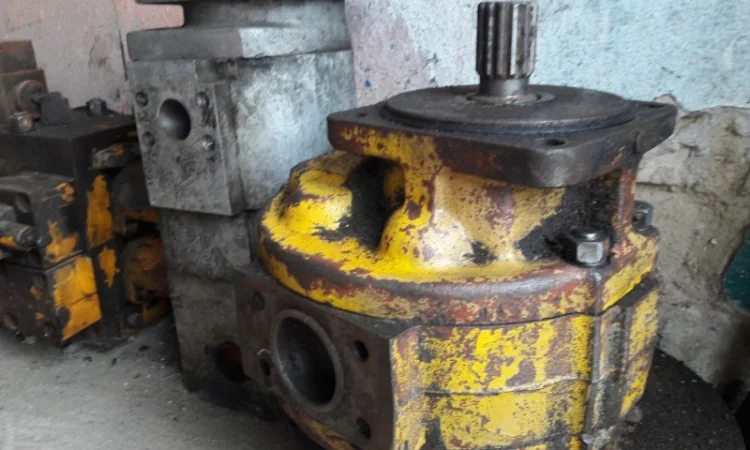 Погрузчик фронтальный CaterpillfR 938 G 2006 год - фото № 3