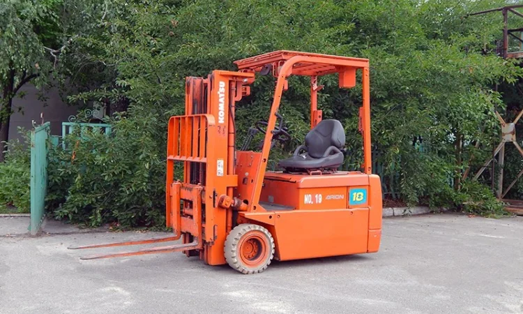 Вилочный погрузчик б/у KOMATSU FB18 - фото № 1