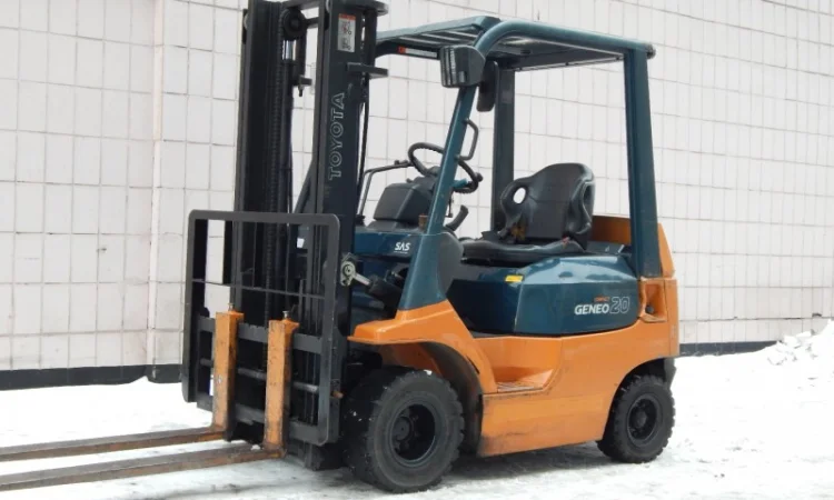 Вилочный погрузчик бу TOYOTA 02-7FGK20 - фото № 1