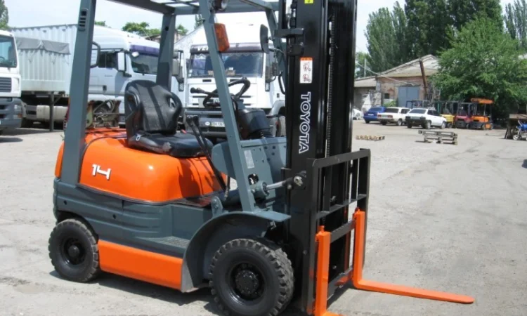 Вилочный погрузчик Toyota 6FG18 на 1.35 тонн - фото № 6