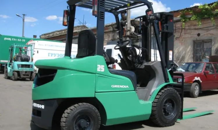 Дизельный погрузчик Mitsubishi KFD25T-F18C на 2.5 тонны - фото № 2