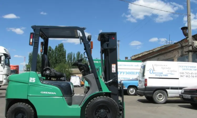 Дизельный погрузчик Mitsubishi KFD25T-F18C на 2.5 тонны - фото № 3