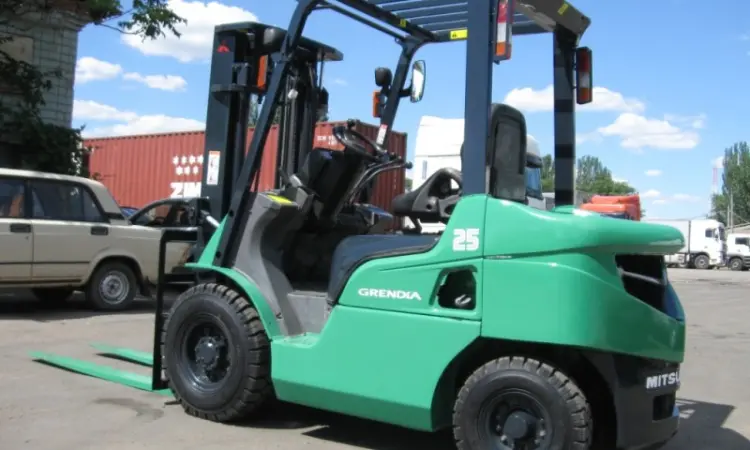 Дизельный погрузчик Mitsubishi KFD25T-F18C на 2.5 тонны - фото № 4