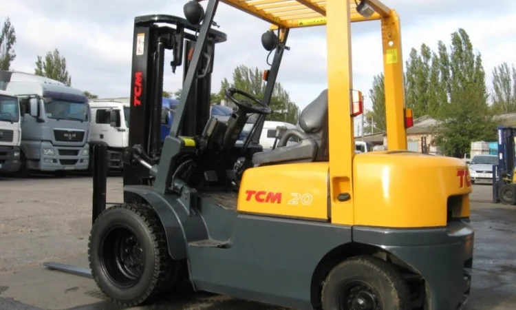 Дизельный вилочный погрузчик TCM FD20Z5 на 2 тонны на спарке - фото № 3