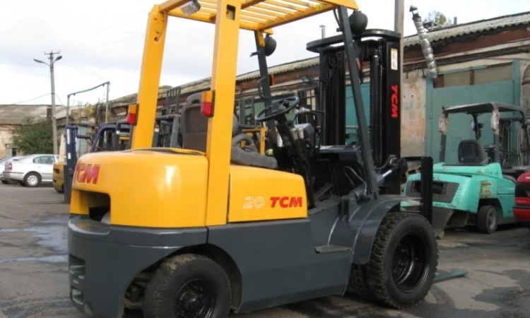 Дизельный вилочный погрузчик TCM FD20Z5 на 2 тонны на спарке - фото № 4