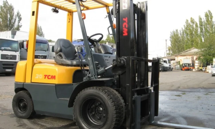 Дизельный вилочный погрузчик TCM FD20Z5 на 2 тонны на спарке - фото № 6